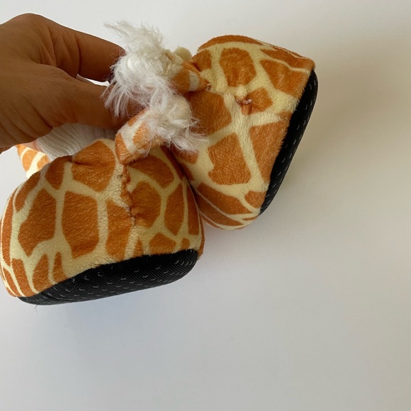 Kids giraffe slippers - Picture 5 of 8